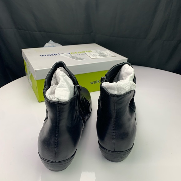 Walking Cradle Esme Bootie - Picture 6 of 7